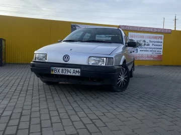 Авто Volkswagen Passat Sedan 1989 № 7456270