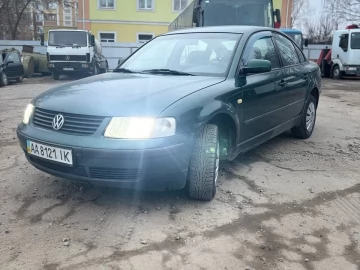 Авто Volkswagen Passat Sedan 1999 № 7456414