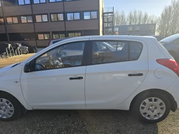 Авто Hyundai I20 2014 № 7457367