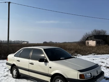 Авто Volkswagen Passat Sedan 1988 № 7459143
