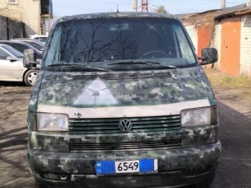 Авто Volkswagen Transporter 2000 № 7459150