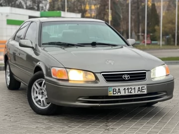 Авто Toyota Camry 2000 № 7459478