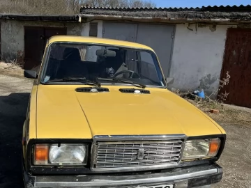 Авто ВАЗ 2107 1984 № 7459527