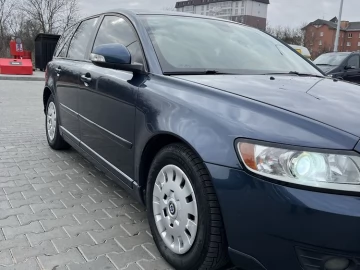 Авто Volvo V50 2010 № 7459750