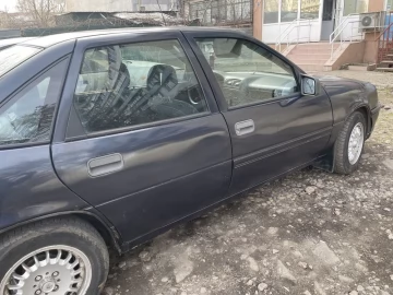 Авто Opel Vectra 1990 № 7460691