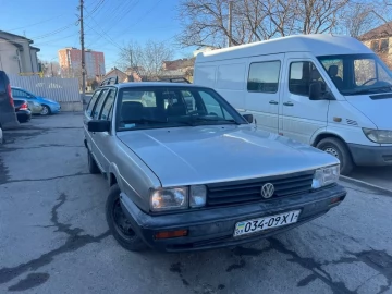 Авто Volkswagen Passat Hatchback 1988 № 7461383