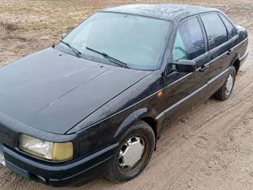 Авто Volkswagen Passat Sedan 1993 № 7466946