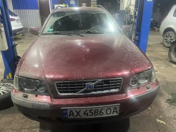 Авто Volvo V40 Kombi 2004 № 7467398
