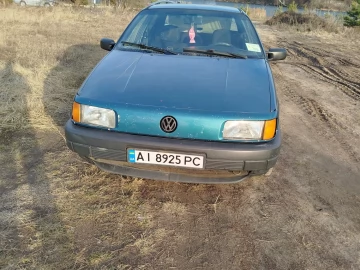 Авто Volkswagen Passat Sedan 1989 № 7471296