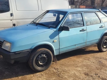 Авто ВАЗ 2109 1992 № 7471297
