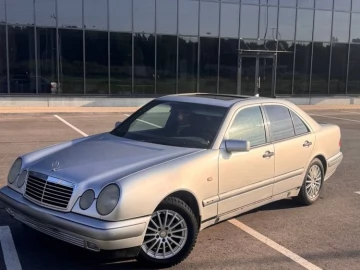 Авто Mercedes 220 2000 № 7476153