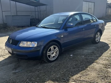Авто Volkswagen Passat Sedan 2000 № 7481844
