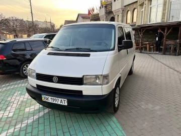 Авто Volkswagen Transporter 2000 № 7481910