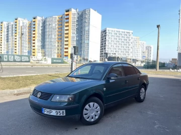 Авто Volkswagen Passat Sedan 2000 № 7482005