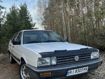 Авто Volkswagen Passat Hatchback 1987 № 7484012