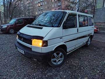 Авто Volkswagen Transporter 2000 № 7484171