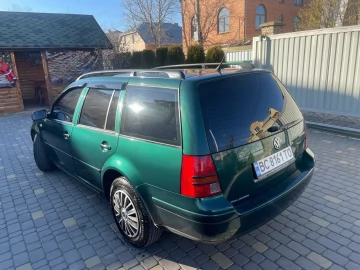 Авто Volkswagen Golf 2002 № 7485093