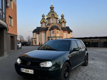 Авто Volkswagen Golf 2000 № 7486486