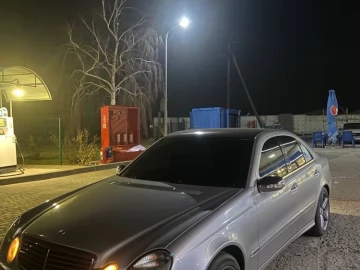 Авто Mercedes 220 2005 № 7494211