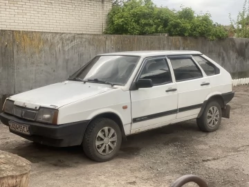 Авто ВАЗ 2109 1990 № 7494347