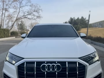 Авто Audi Q7 2023 № 7494361
