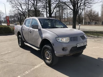Авто Mitsubishi L 200 2013 № 7495821