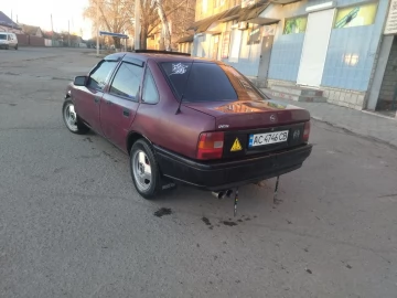 Авто Opel Vectra 1989 № 7497189