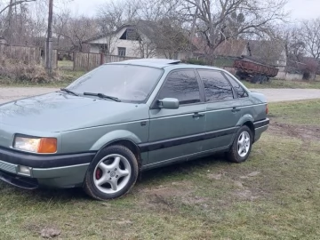 Авто Volkswagen Passat Variant 1988 № 7497989
