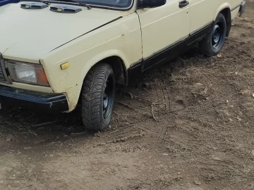 Авто ВАЗ 2107 1976 № 7498072