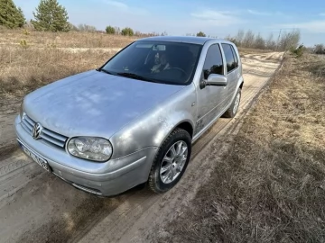 Авто Volkswagen Golf 2000 № 7498363