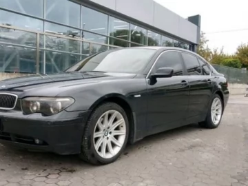 Авто BMW 7 Серия 2002 № 7499050
