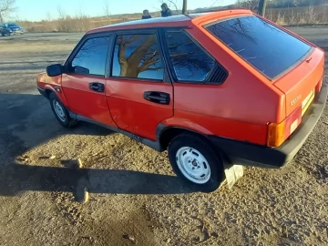 Авто ВАЗ 2109 1989 № 7501628
