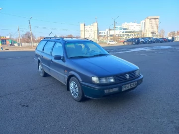 Авто Volkswagen Passat Variant 1995 № 7501694