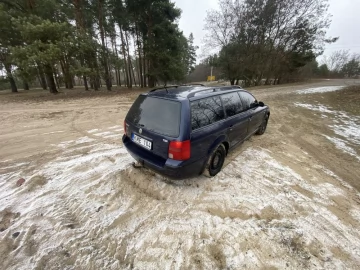 Авто Volkswagen Passat Variant 2000 № 7508814