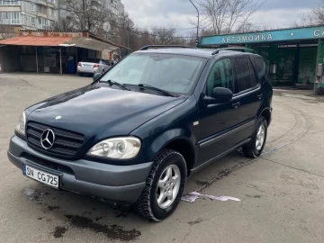 Авто Mercedes Ml Серия 2000 № 7515334
