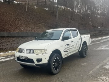 Авто Mitsubishi L 200 2010 № 7515444