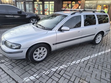 Авто Volvo V70 2004 № 7935277