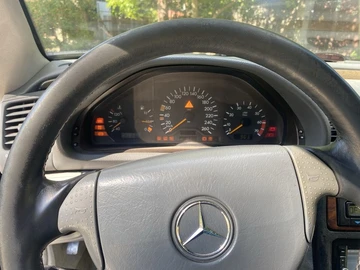 Авто Mercedes Clk Серия 2000 № 7935382