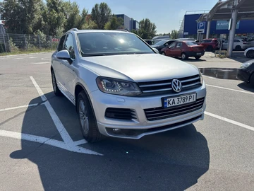 Авто Volkswagen Touareg 2014 № 7935945