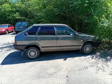 Авто ВАЗ 2109 1991 № 7936043