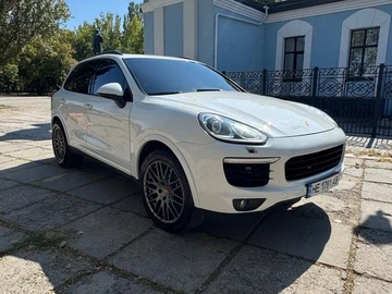 Авто Porsche Cayenne 2016 № 7936055