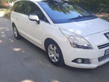 Авто Peugeot 5008 2012 № 7936057