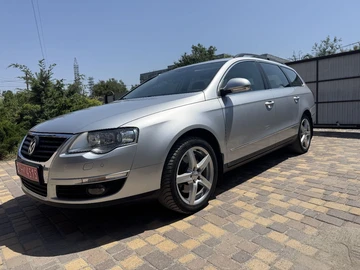 Авто Volkswagen Passat Variant 2010 № 7936076