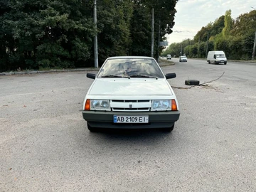 Авто ВАЗ 2109 1989 № 7936087