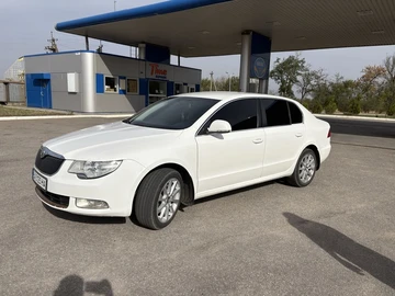 Авто Skoda Superb 2012 № 7936184
