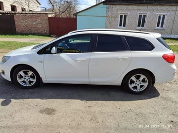 Авто Opel Astra 2013 № 7936304