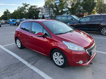 Авто Peugeot 208 2013 № 7936585