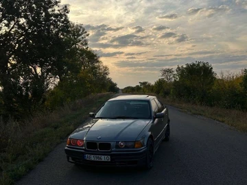 Авто BMW 3 Серия 1992 № 7936602