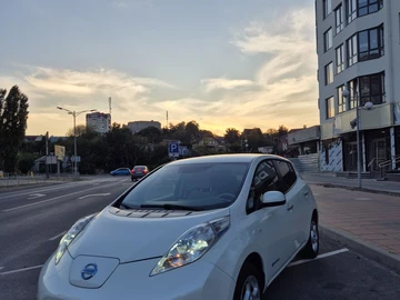 Авто Nissan Leaf 2010 № 7936803