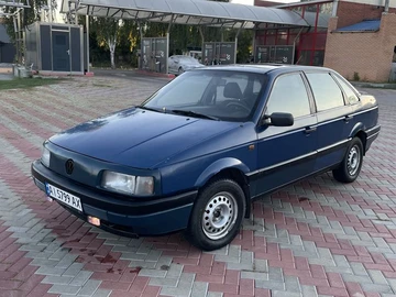 Авто Volkswagen Passat Sedan 1989 № 7936907